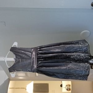 Size 16, Polyester 100% Exclusive of Trim